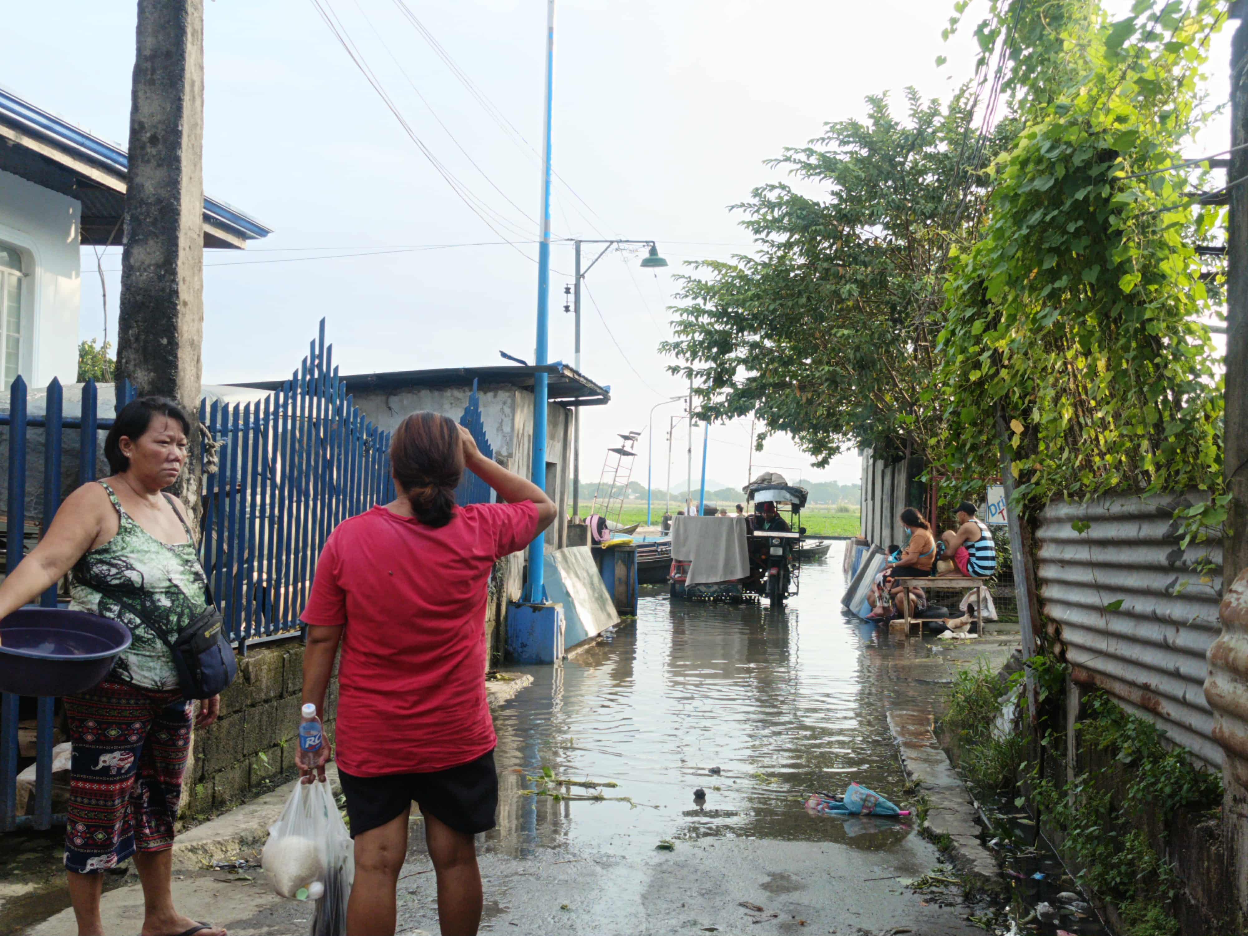 Bahang eskinita sa Caniogan na dinadaanan ng mga residente